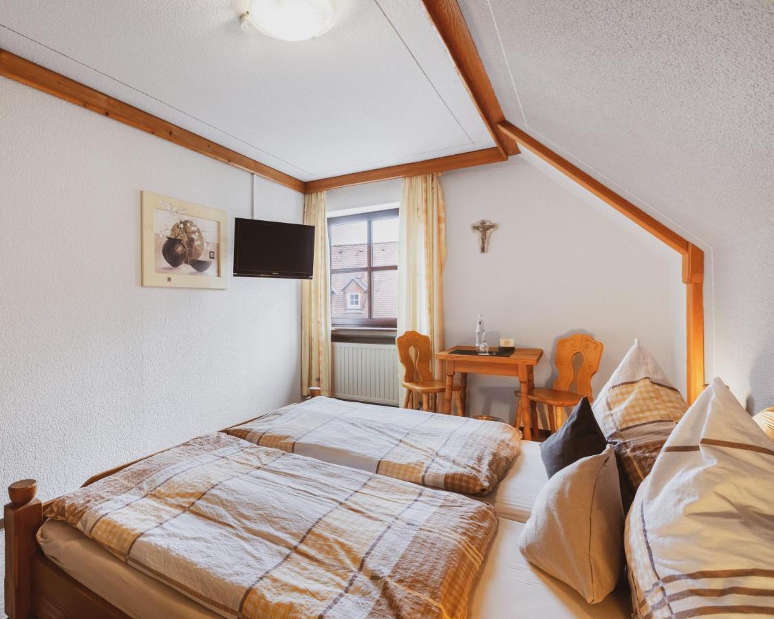 Fremden- Und Monteurzimmer "Zum Ochsen" Flieden Eksteriør billede